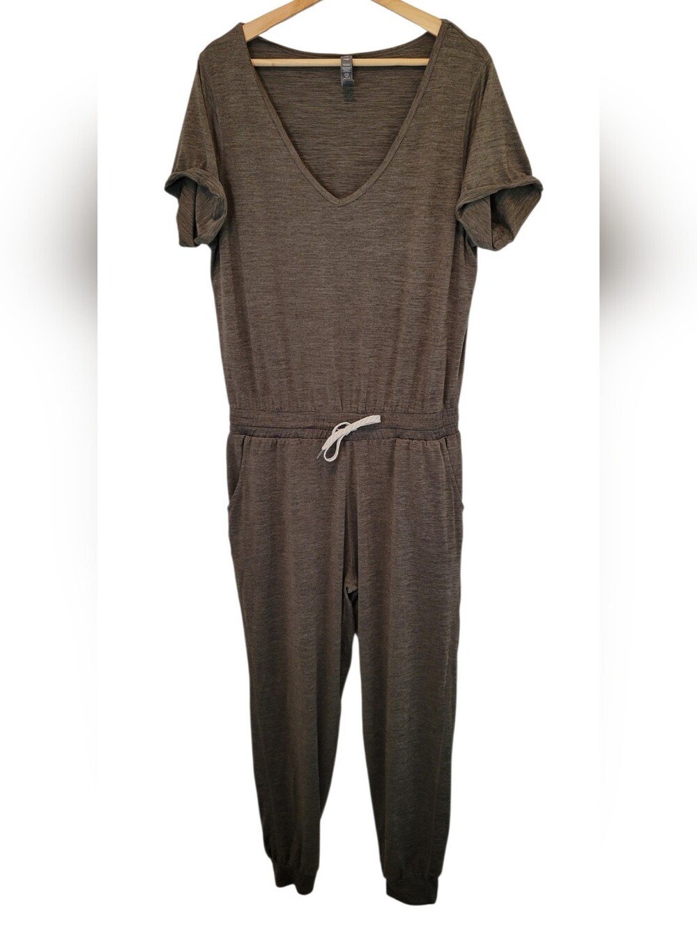 Vuori Halo Essential Jumpsuit Large Heathered Taupe Brown Lounge Jogger Pockets - Picture 2 of 9